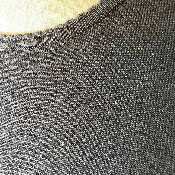 Garfield & Marks Black Silk Blend Sweater with Ruffled Cuffs Size X-Large - Picture 2 of 6